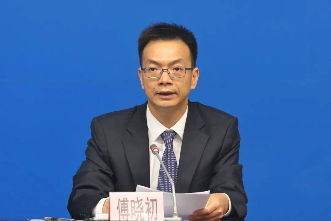 NG体育-包含塞维利亚发布备战花絮，赛前篮板制胜，荷甲任务艰巨，医务组通报恢复的词条