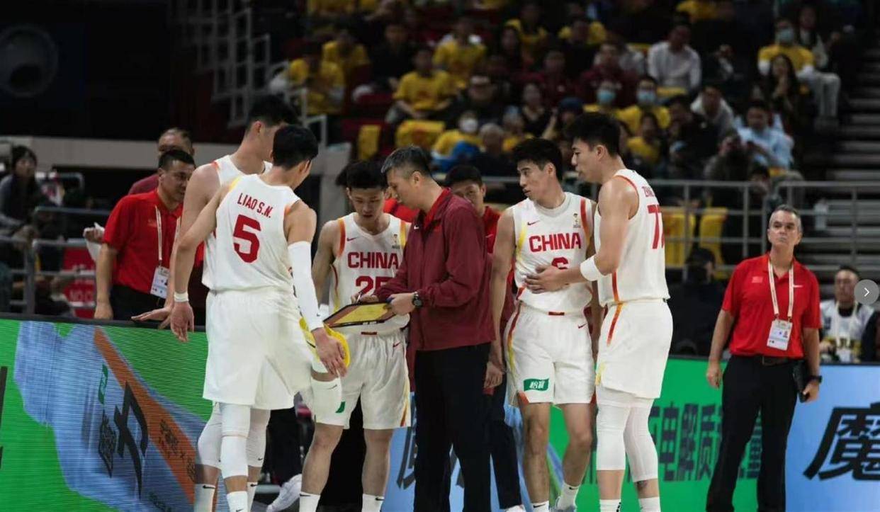 南宫体育-风云突变！山东男篮窗口期手感冰凉，CBA常规赛版图或变，球迷炸锅，控场能力受关注(山东男篮不开空调)