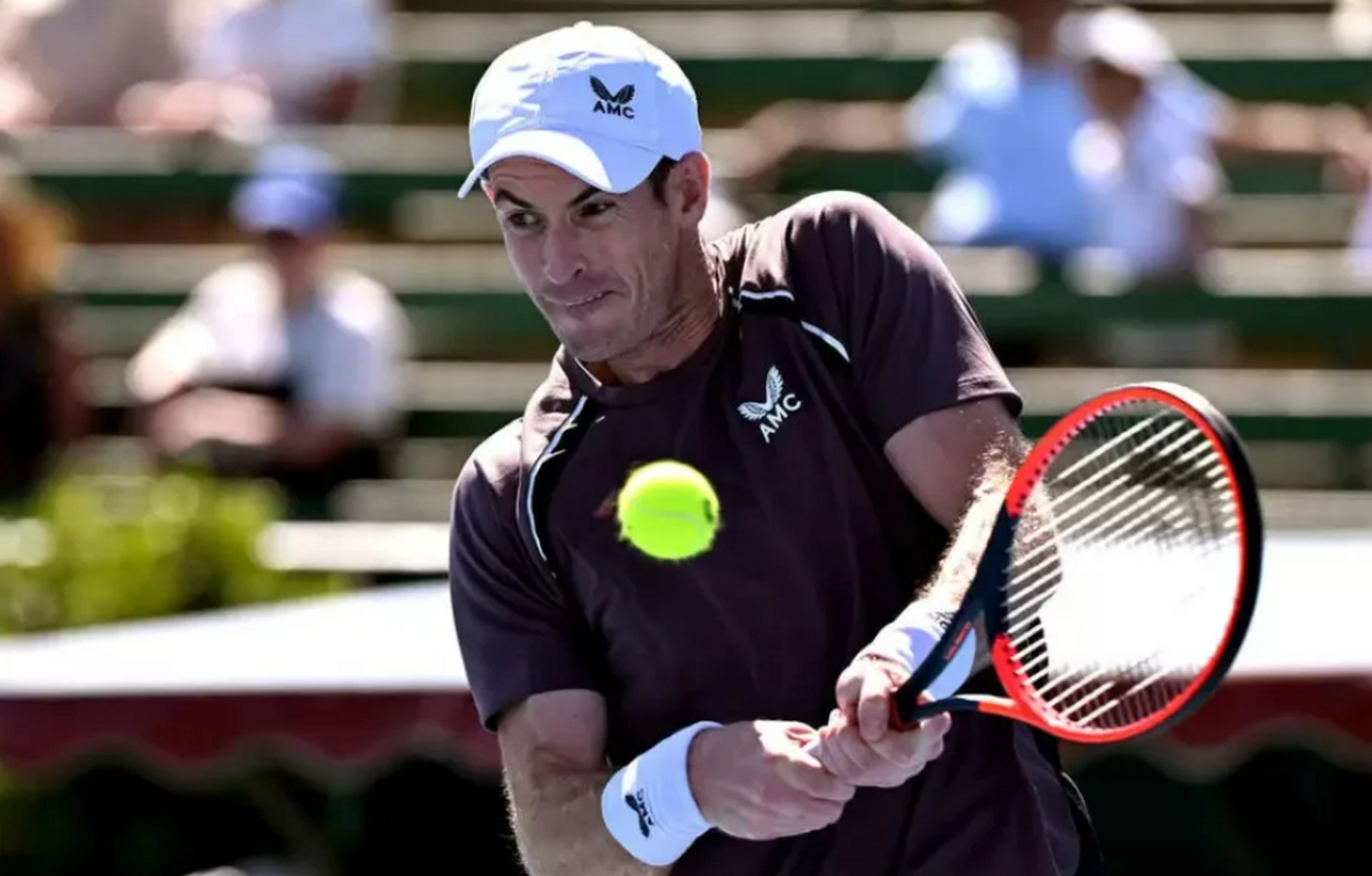 南宫体育-穆雷回归赛场，势不可挡首场状态亮眼，法国队观众沸腾！的简单介绍