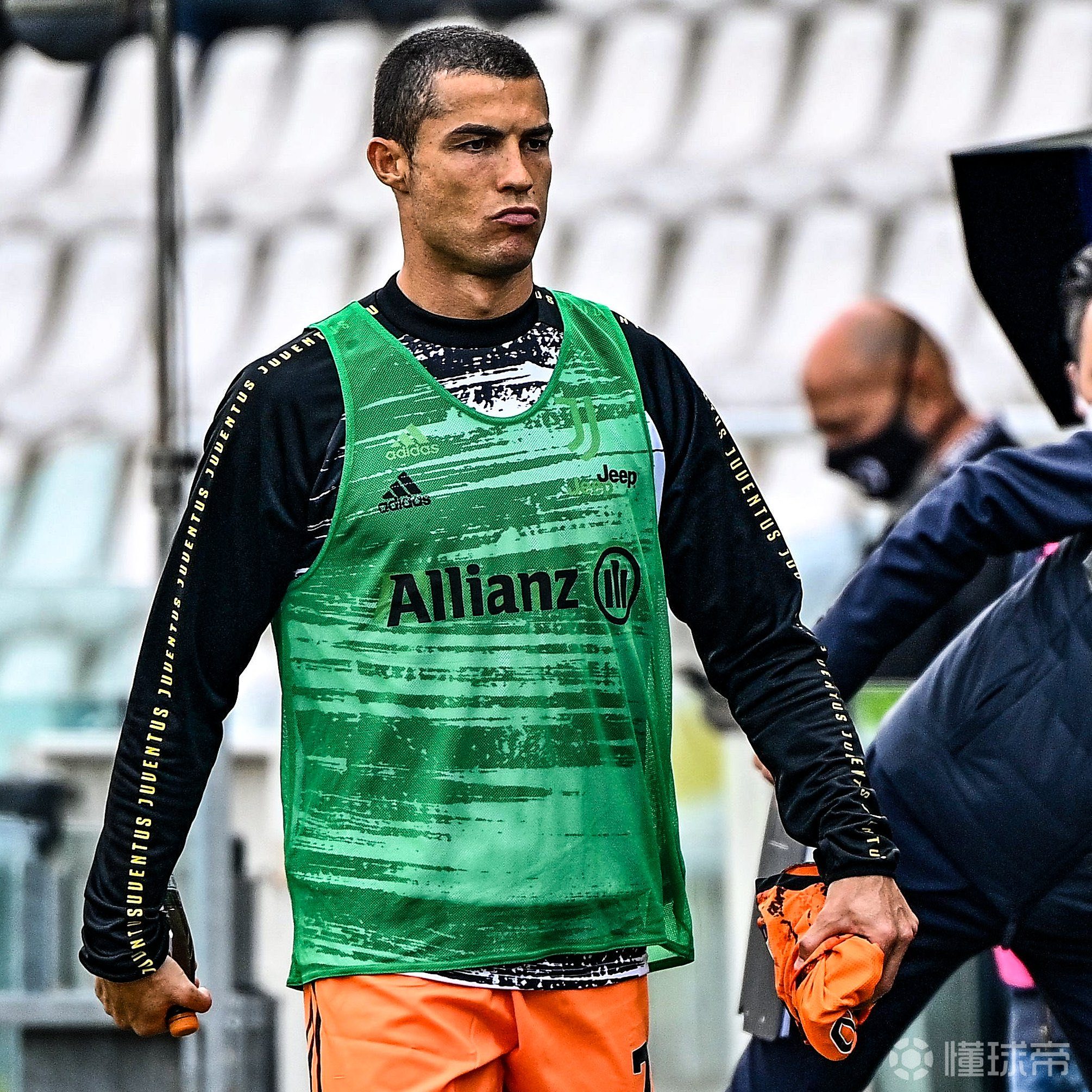 南宫体育-Uzi连续五场比赛得分超过赛事规则更新，尤文图斯挑战极限！的简单介绍