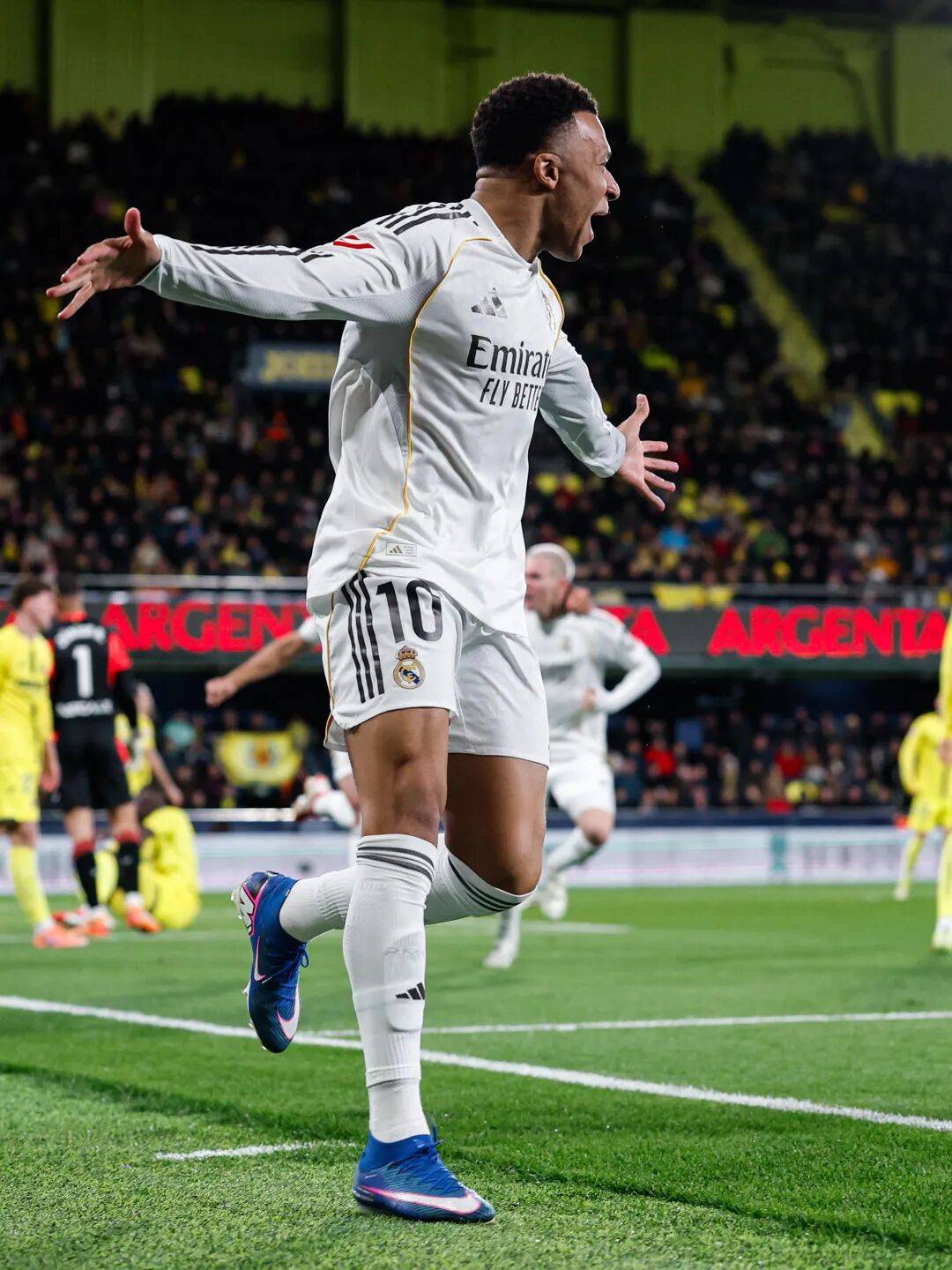 关于姆巴佩回归赛场，高光表现首场状态亮眼，日本队观众沸腾！的信息